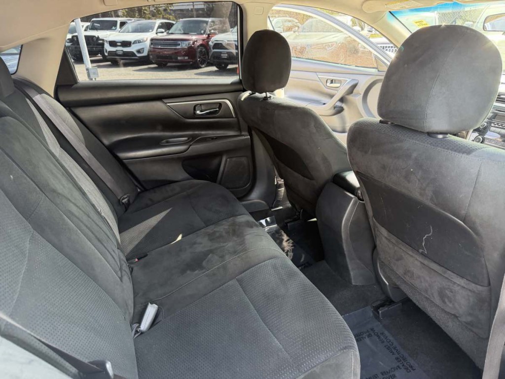 2015 Nissan Altima Image 13