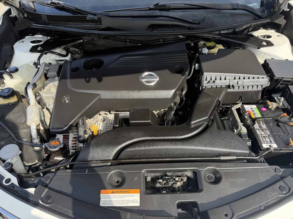 2015 Nissan Altima Image 14