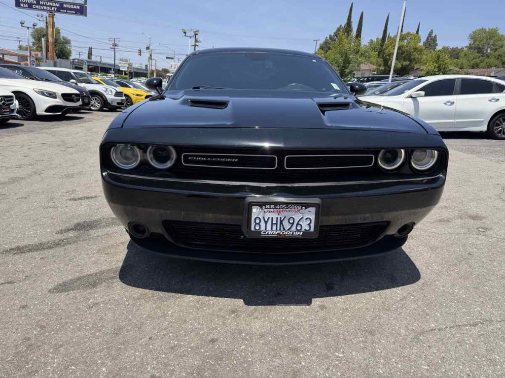 2018 Dodge Challenger Image 2