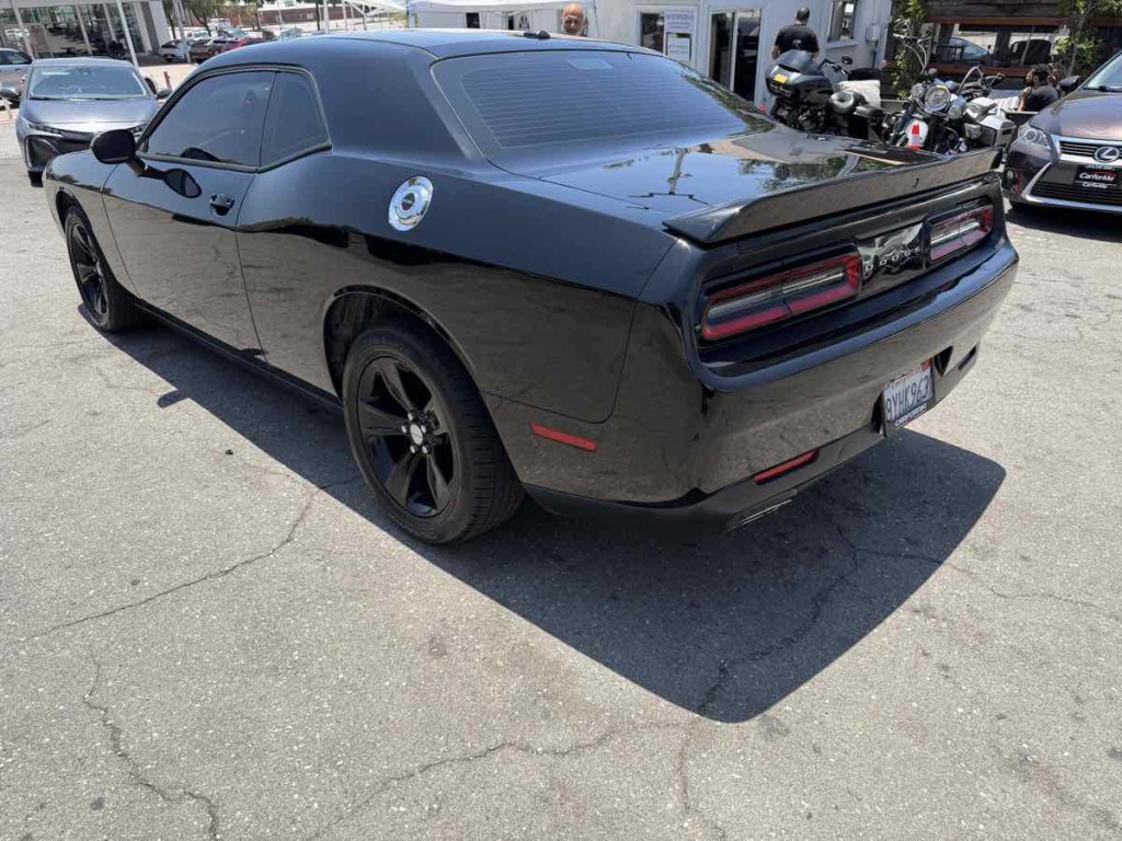 2018 Dodge Challenger Image 4