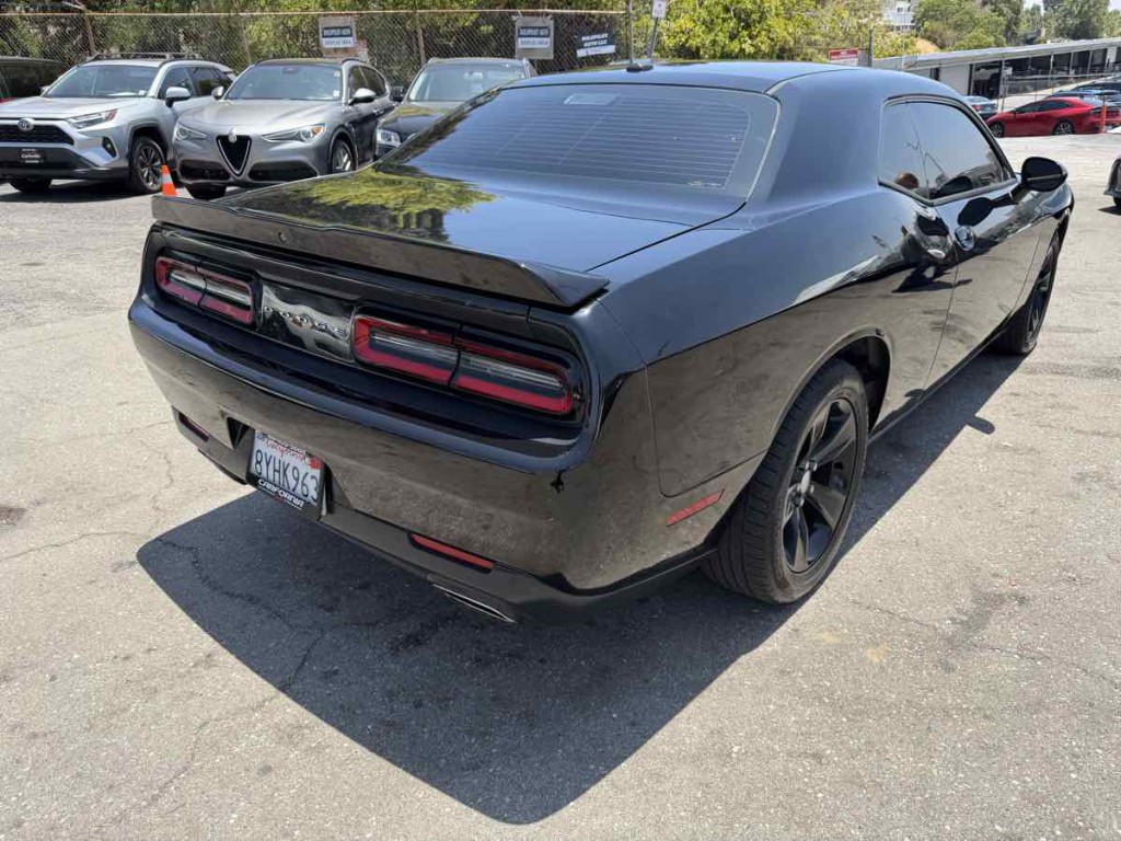 2018 Dodge Challenger Image 5