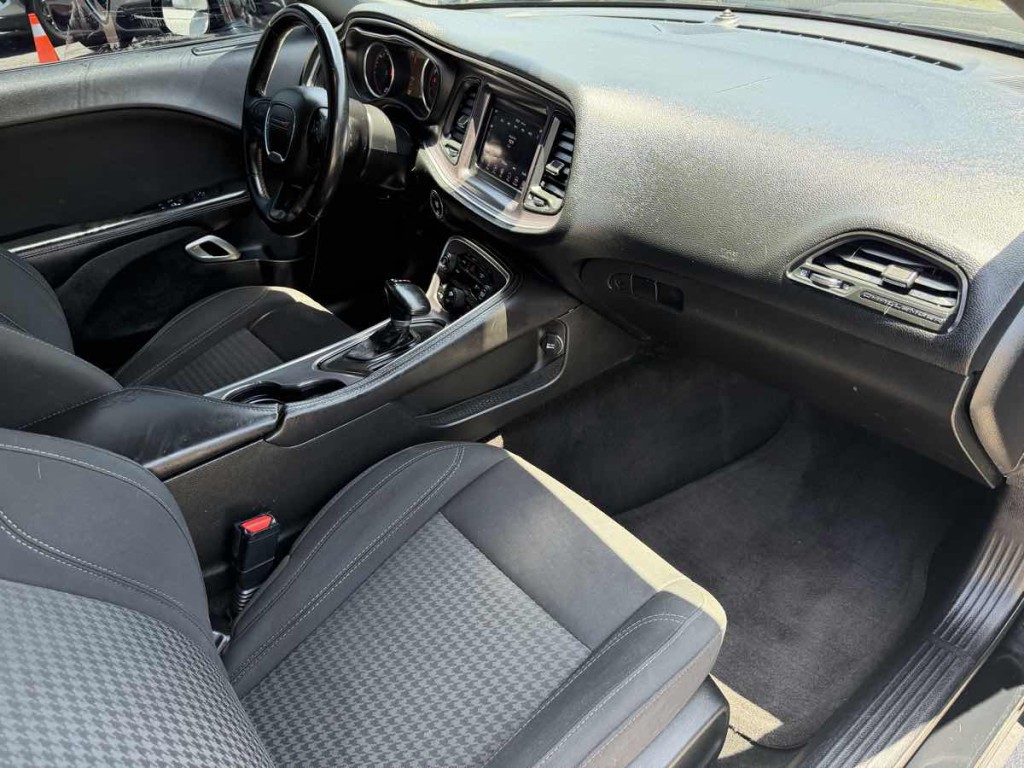 2018 Dodge Challenger Image 9