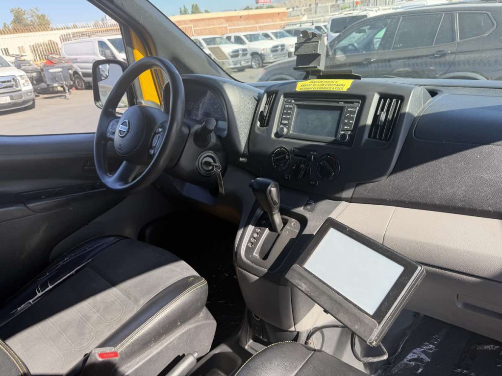 2016 Nissan NV200 Image 18