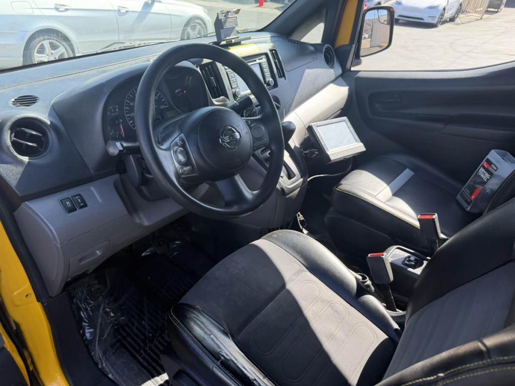 2016 Nissan NV200 Image 20