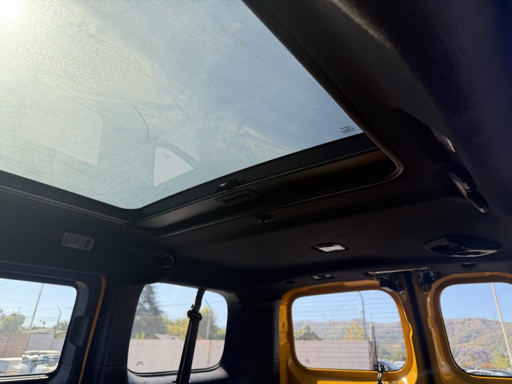 2016 Nissan NV200 Image 22