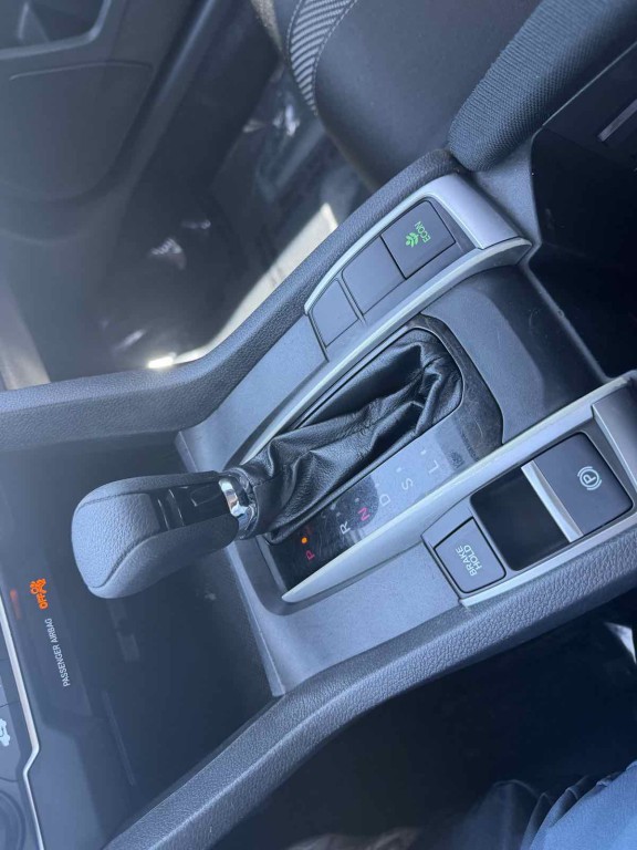 2018 Honda Civic Image 18