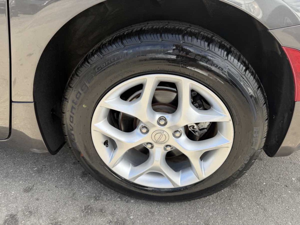 2017 Chrysler Pacifica Image 6