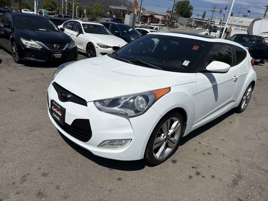 2016 Hyundai Veloster Image 3