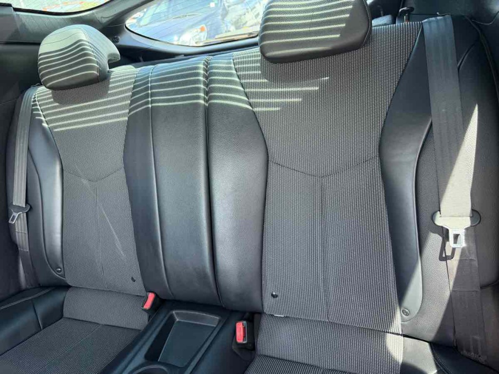 2016 Hyundai Veloster Image 18