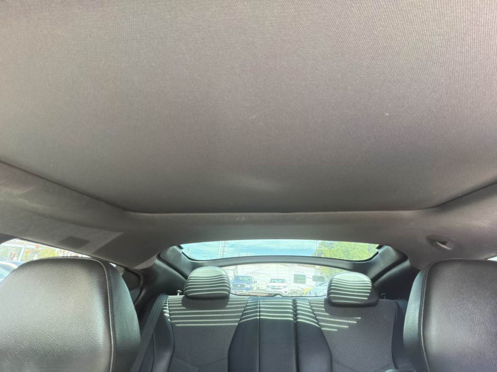 2016 Hyundai Veloster Image 19