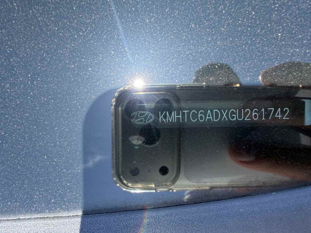 2016 Hyundai Veloster Image 21