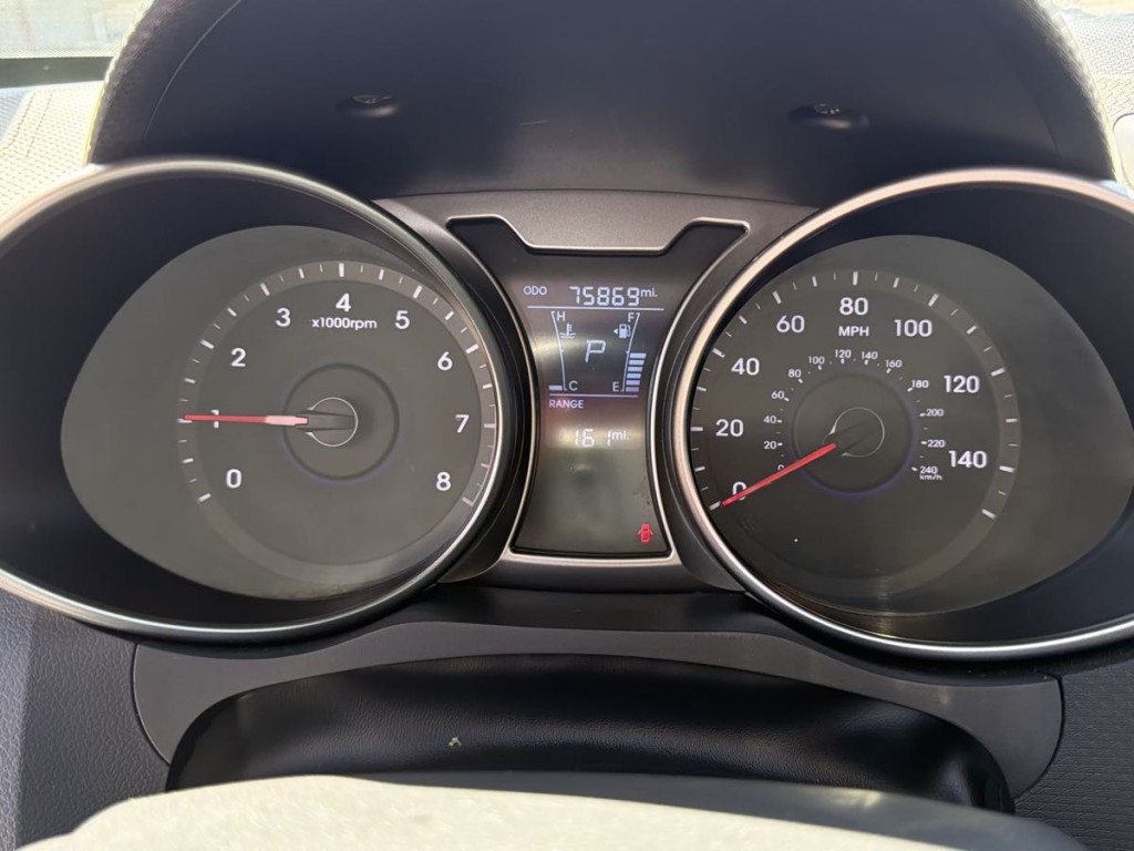 2016 Hyundai Veloster Image 28
