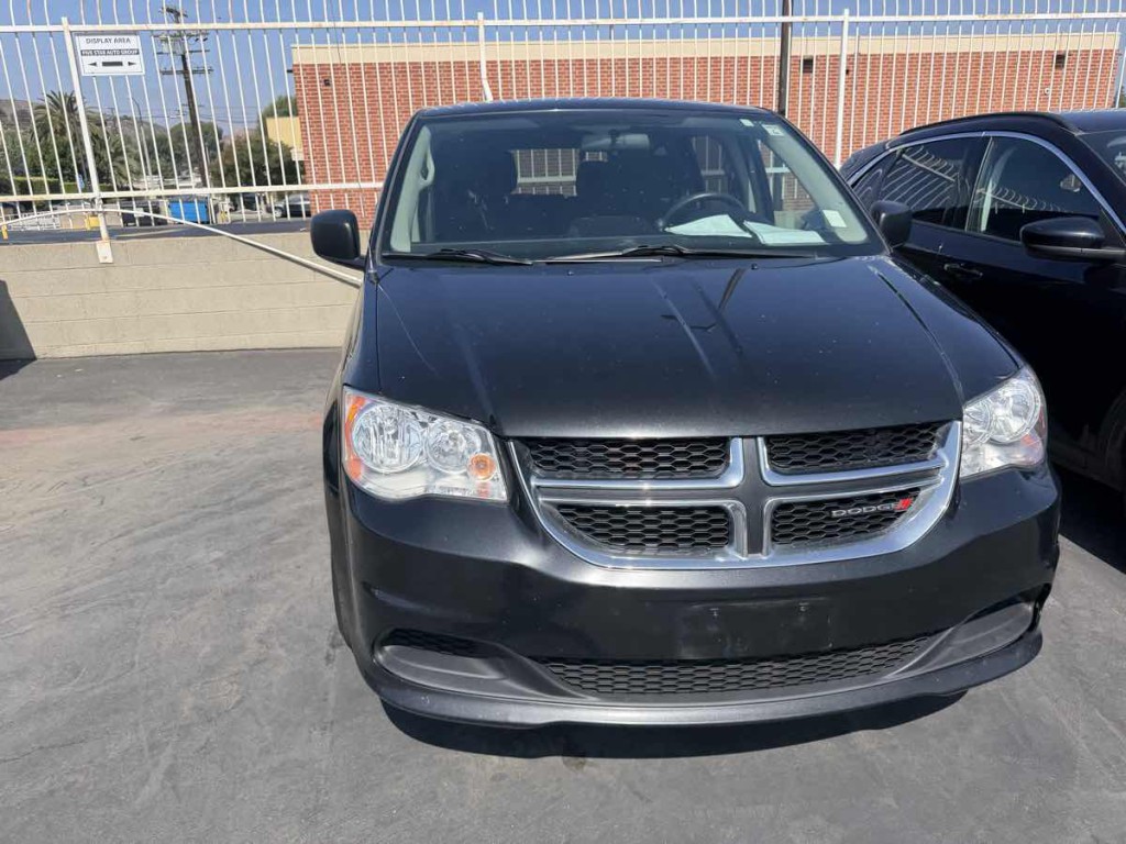2016 Dodge Grand Caravan Image 3