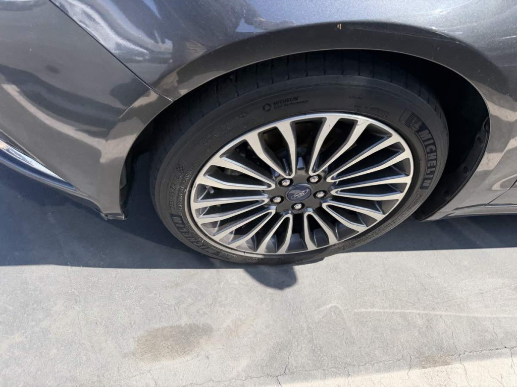 2018 Ford Fusion Image 12