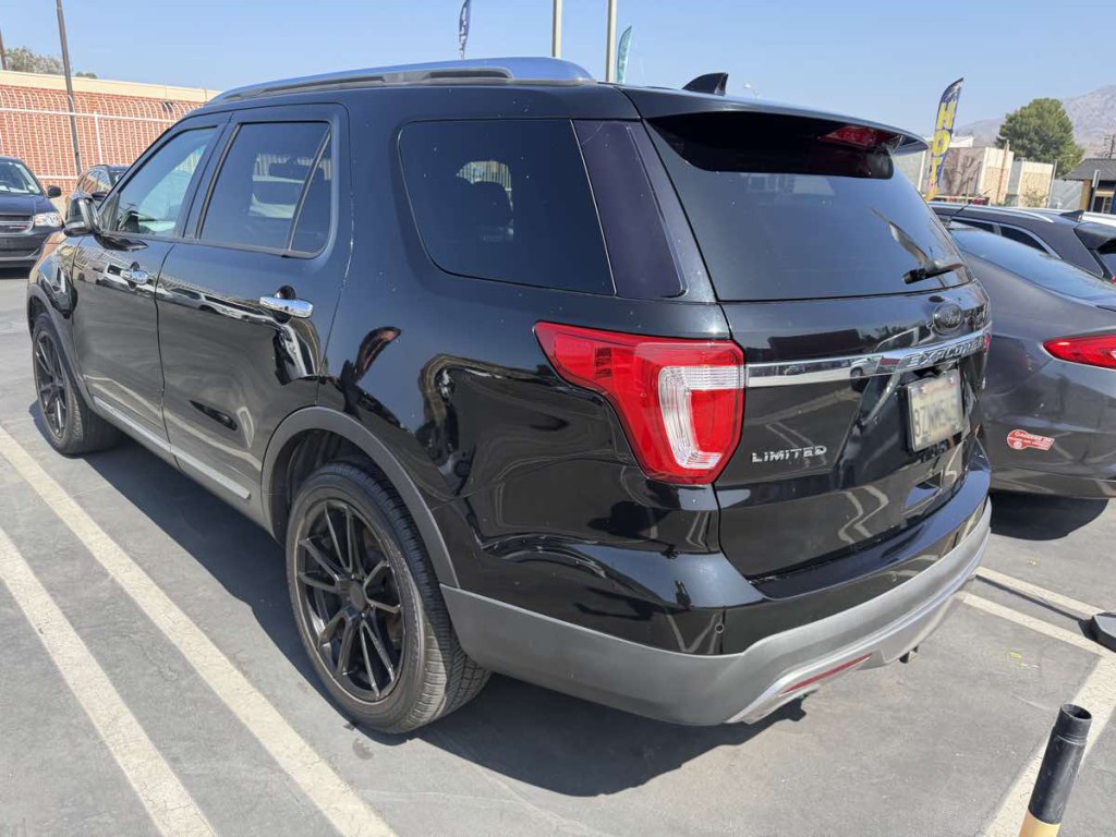 2016 Ford Explorer Image 6