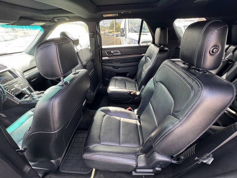 2016 Ford Explorer Image 19