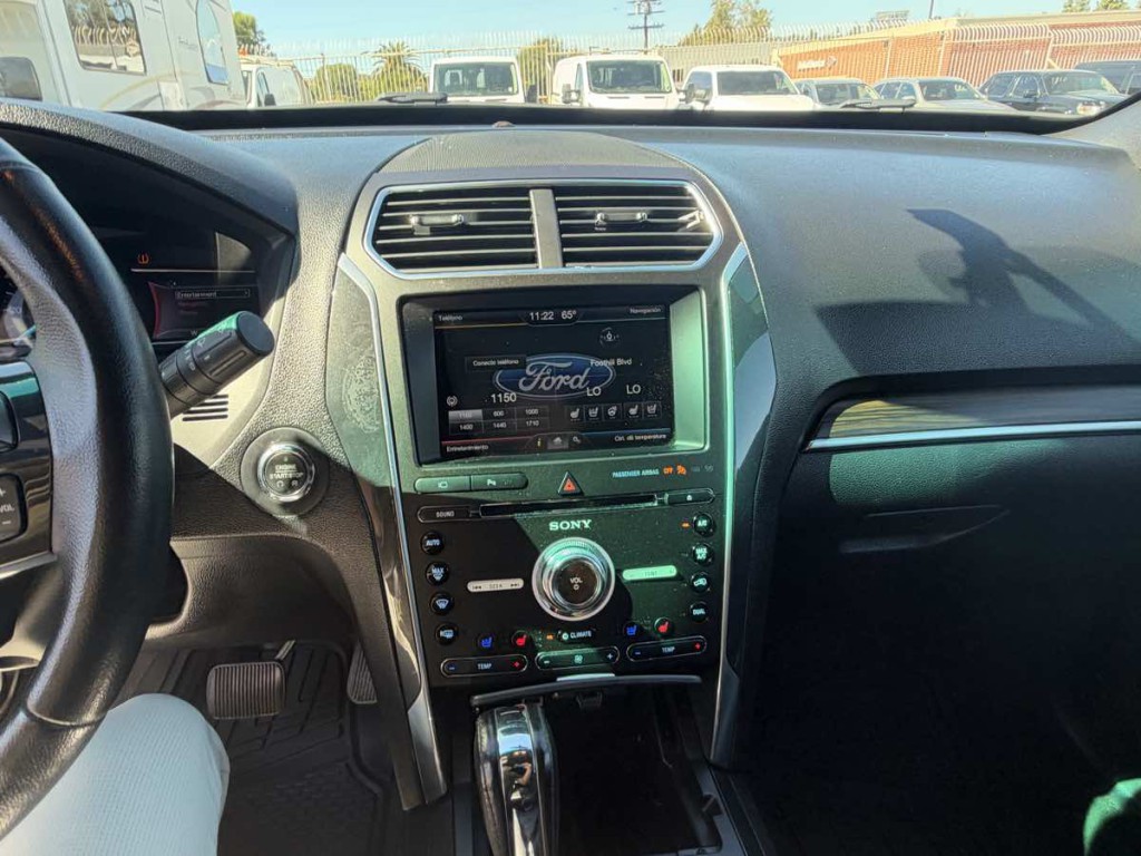 2016 Ford Explorer Image 12