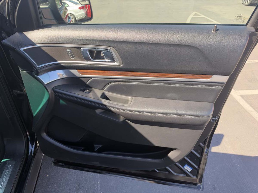 2016 Ford Explorer Image 17