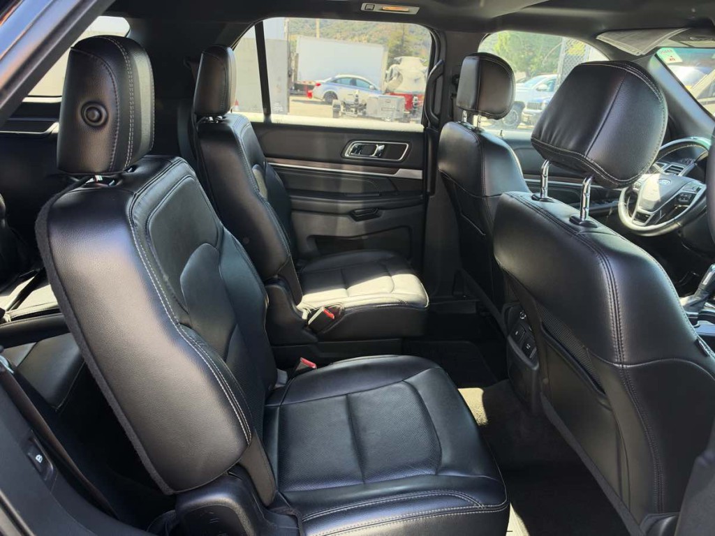 2016 Ford Explorer Image 18