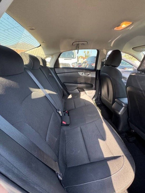 2019 Kia Forte Image 16