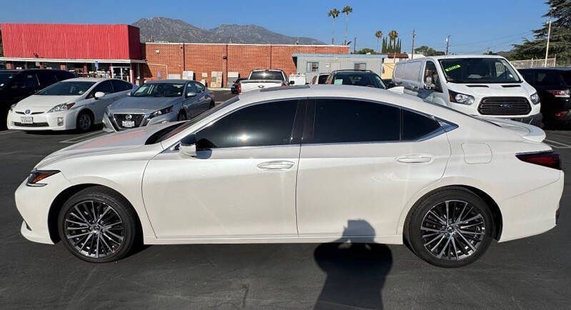 2024 Lexus ES 300 Image 10
