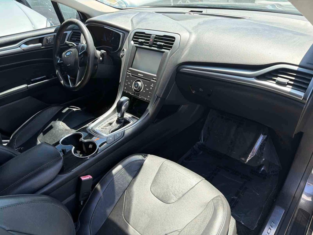 2015 Ford Fusion Image 16