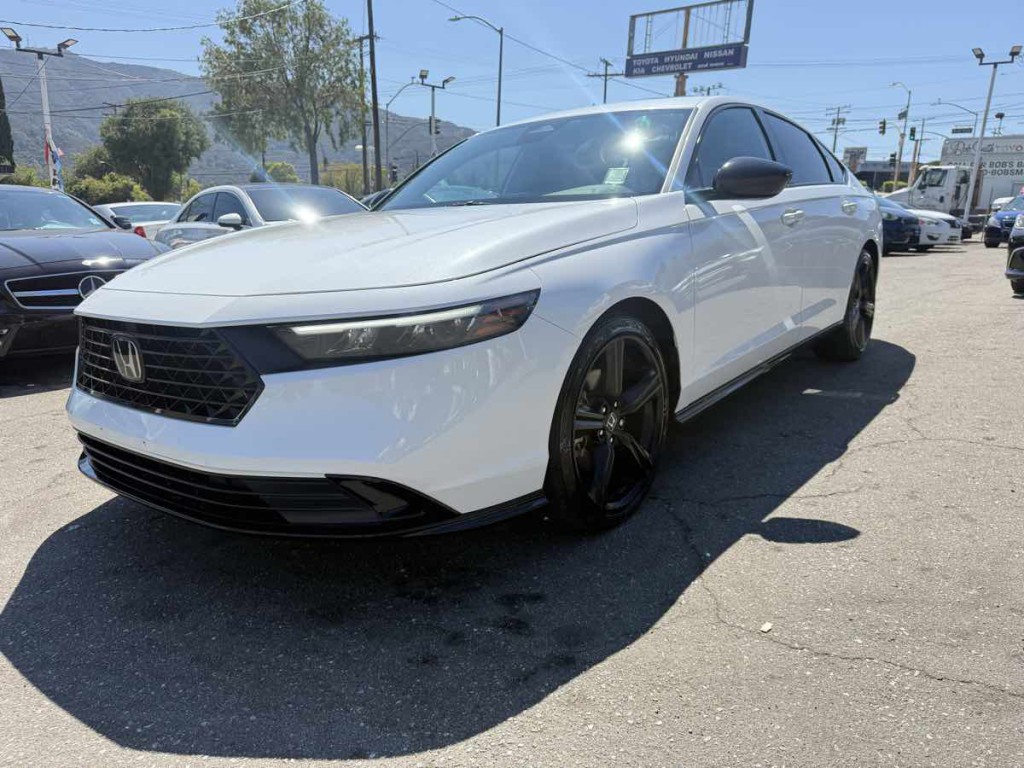2025 Honda Accord Image 2
