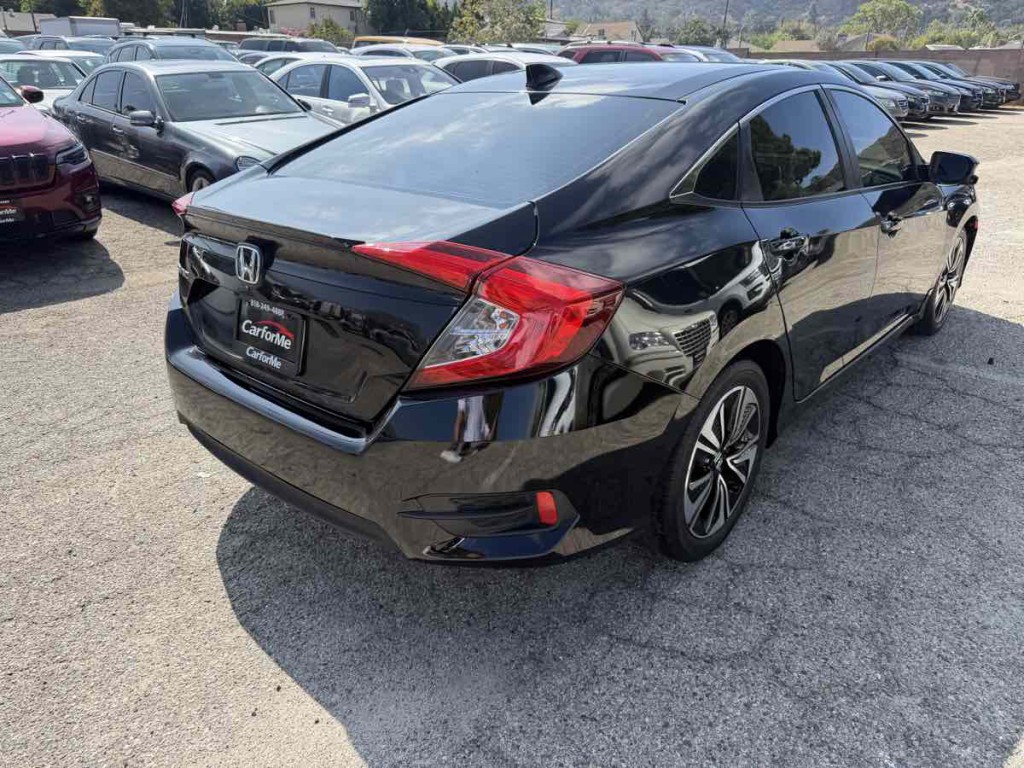 2017 Honda Civic Image 6