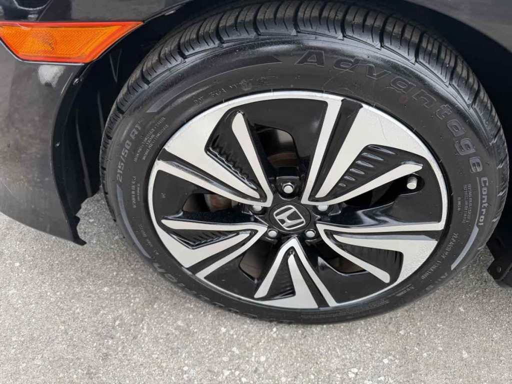 2017 Honda Civic Image 8