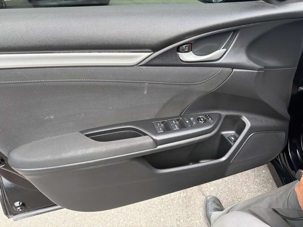 2017 Honda Civic Image 10