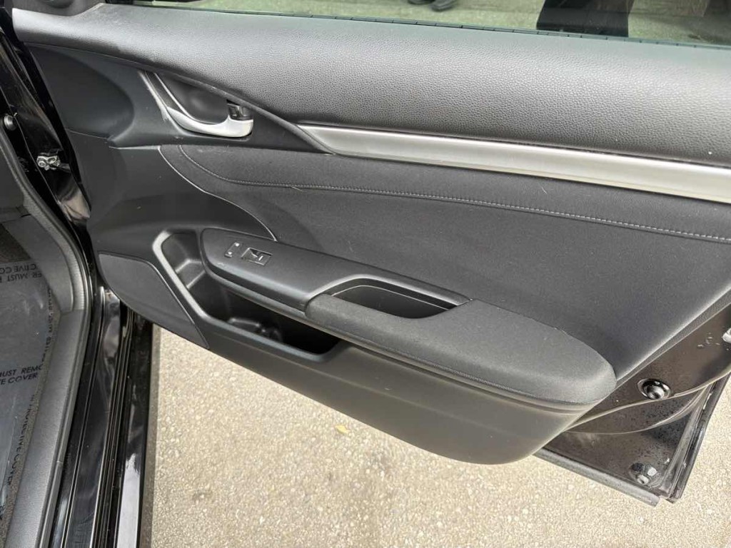 2017 Honda Civic Image 16