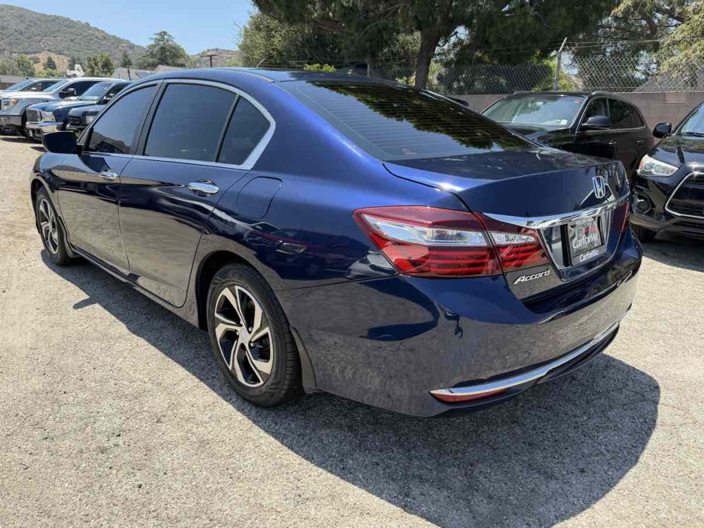 2017 Honda Accord Image 4