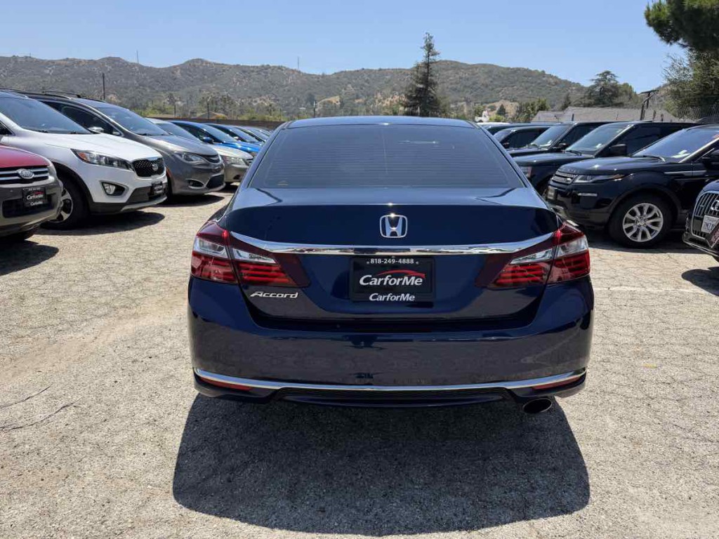 2017 Honda Accord Image 5