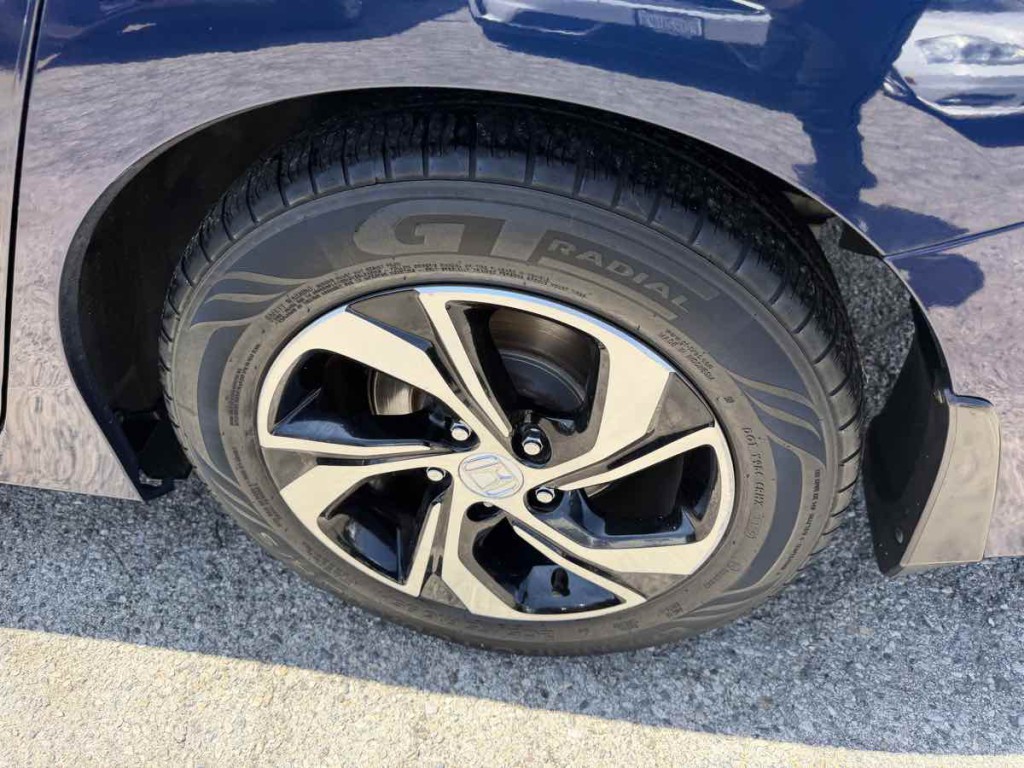 2017 Honda Accord Image 6