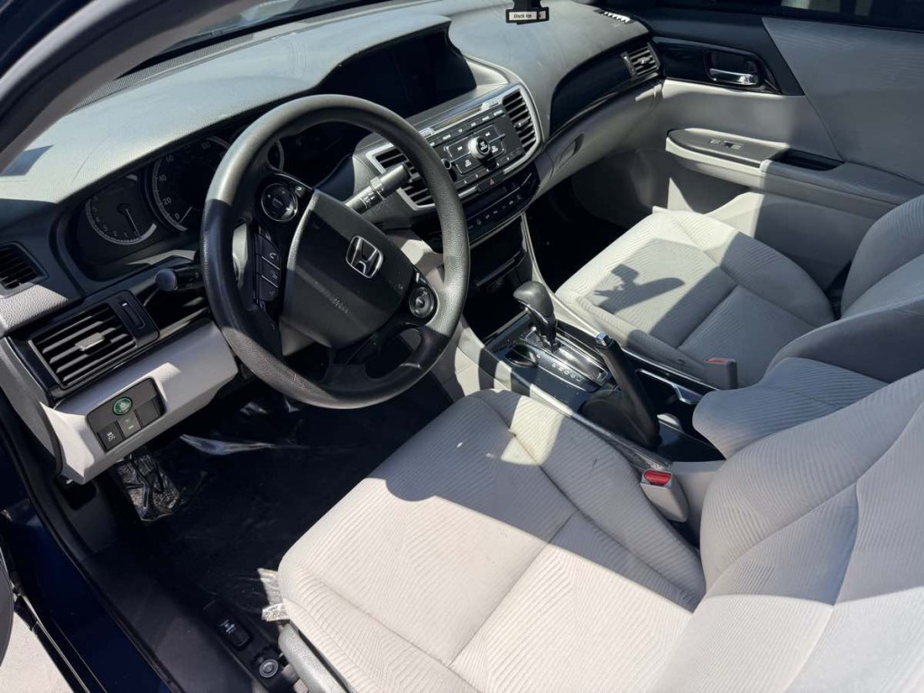 2017 Honda Accord Image 12