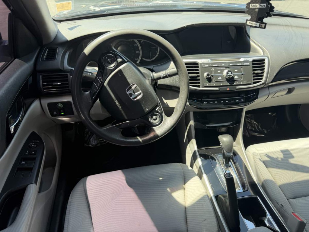 2017 Honda Accord Image 13