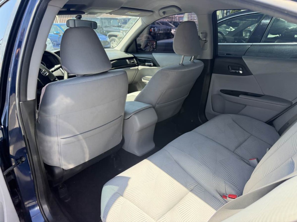 2017 Honda Accord Image 14