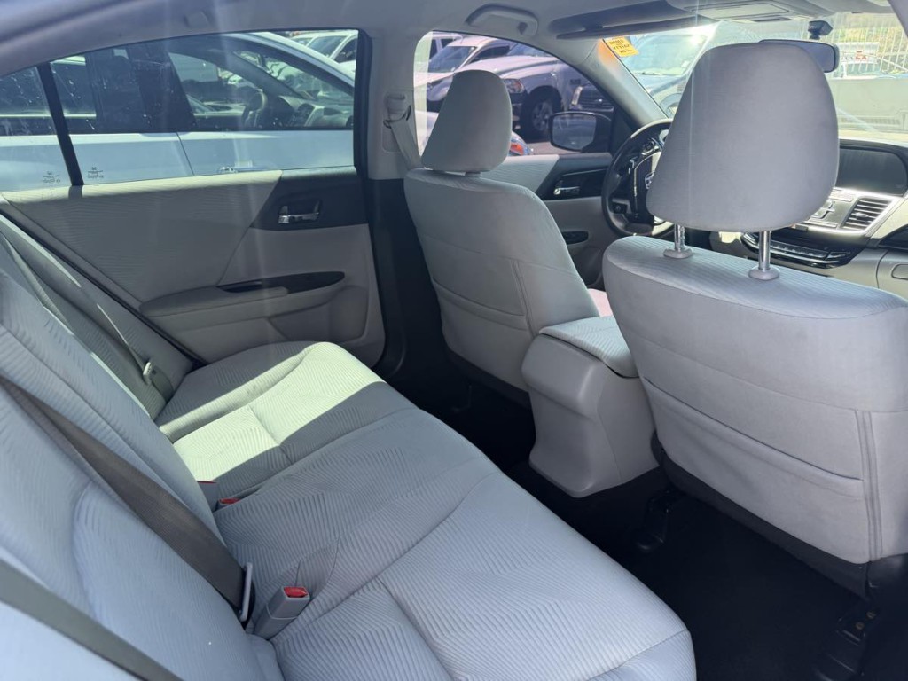 2017 Honda Accord Image 16