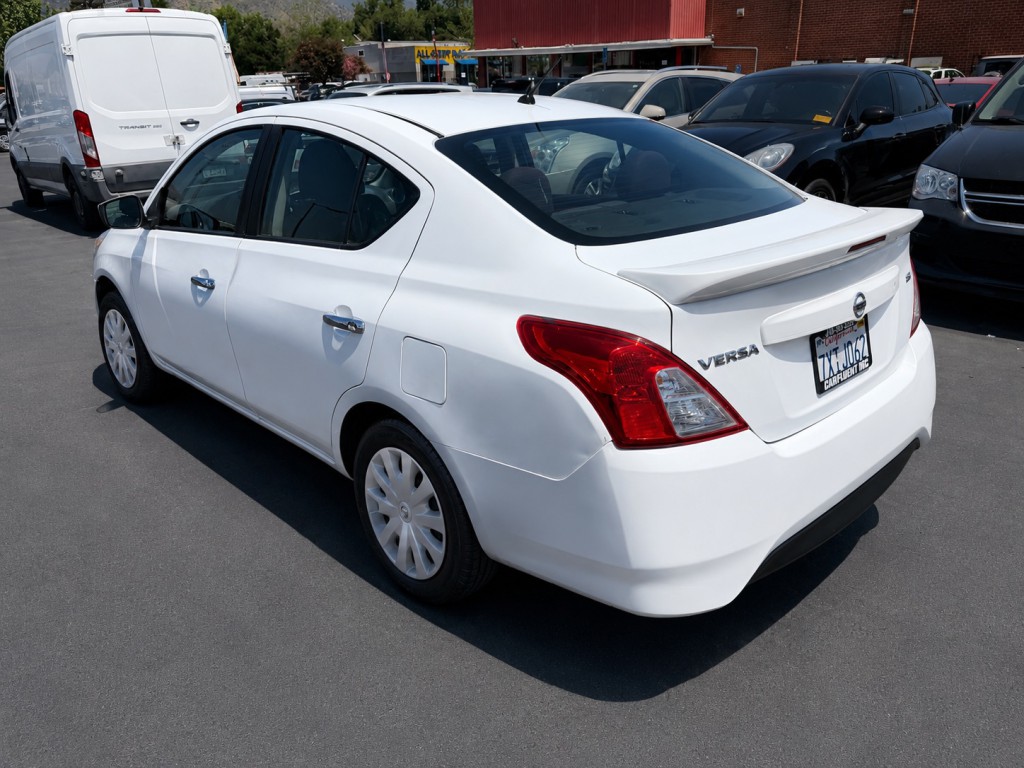 2017 Nissan Versa Image 4
