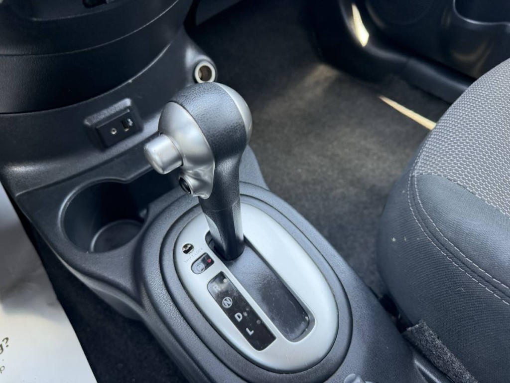2017 Nissan Versa Image 16