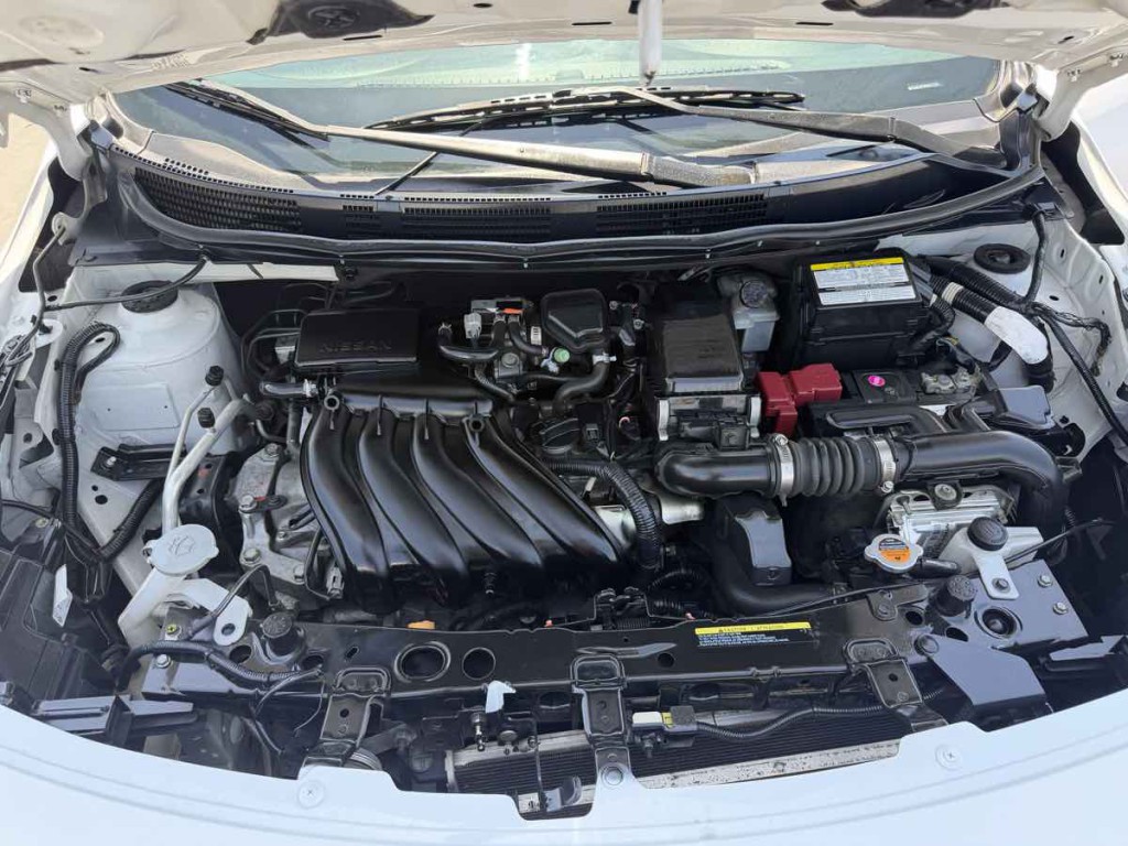 2017 Nissan Versa Image 18