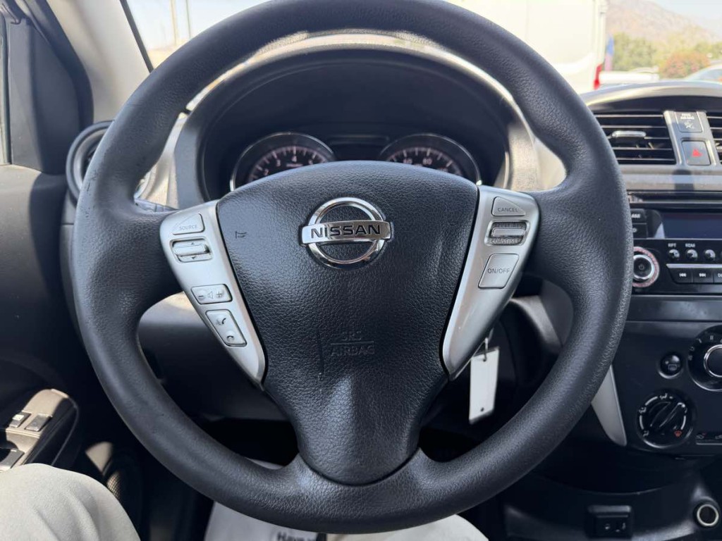2017 Nissan Versa Image 20