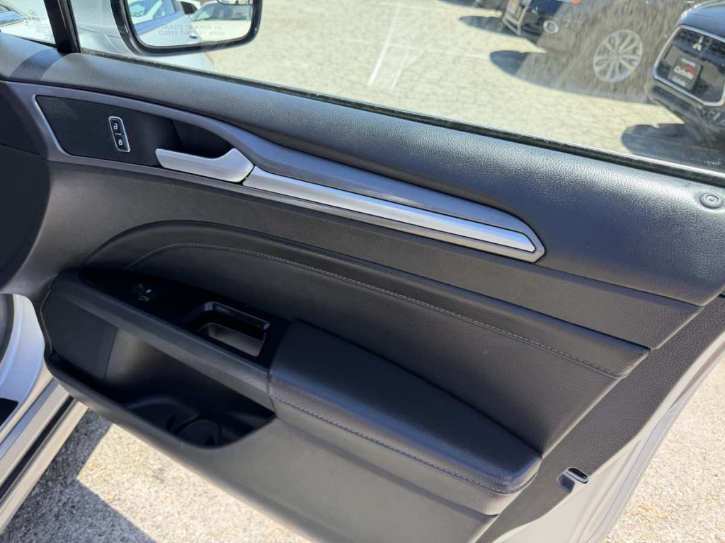 2014 Ford Fusion Image 16