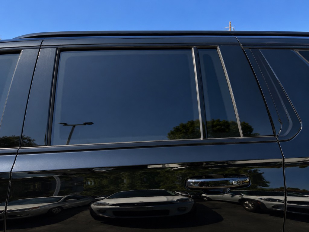 2024 Chevrolet Suburban Image 5