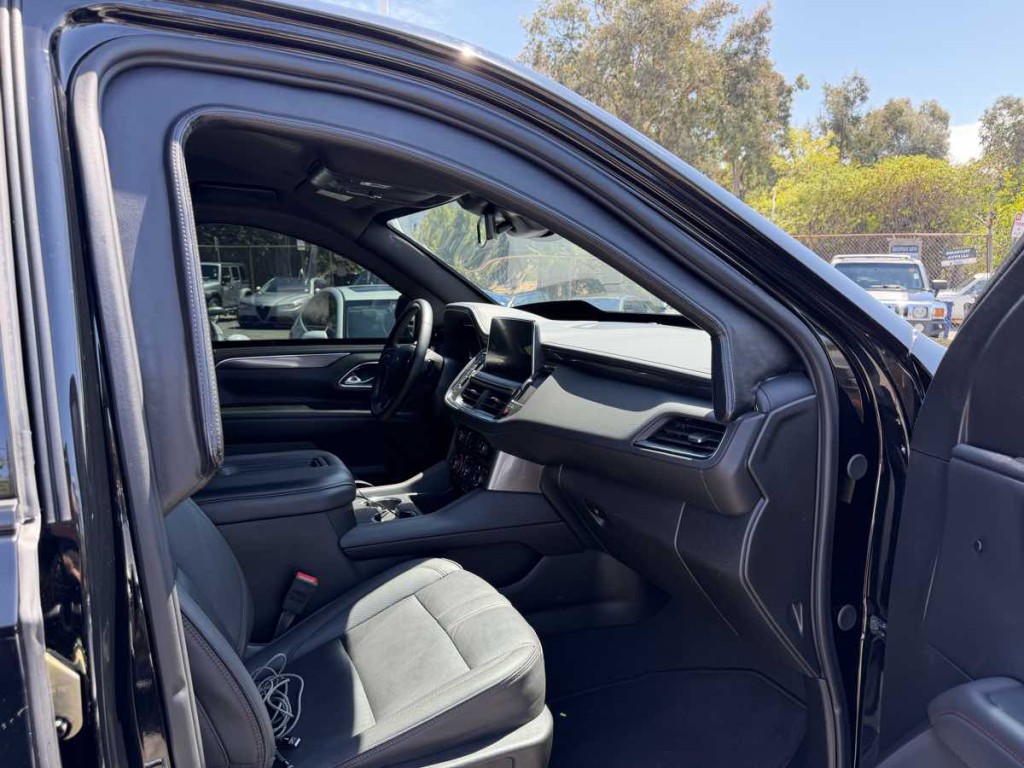 2024 Chevrolet Suburban Image 11