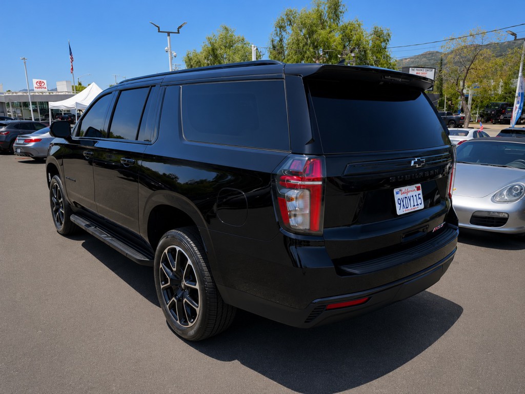 2024 Chevrolet Suburban Image 16