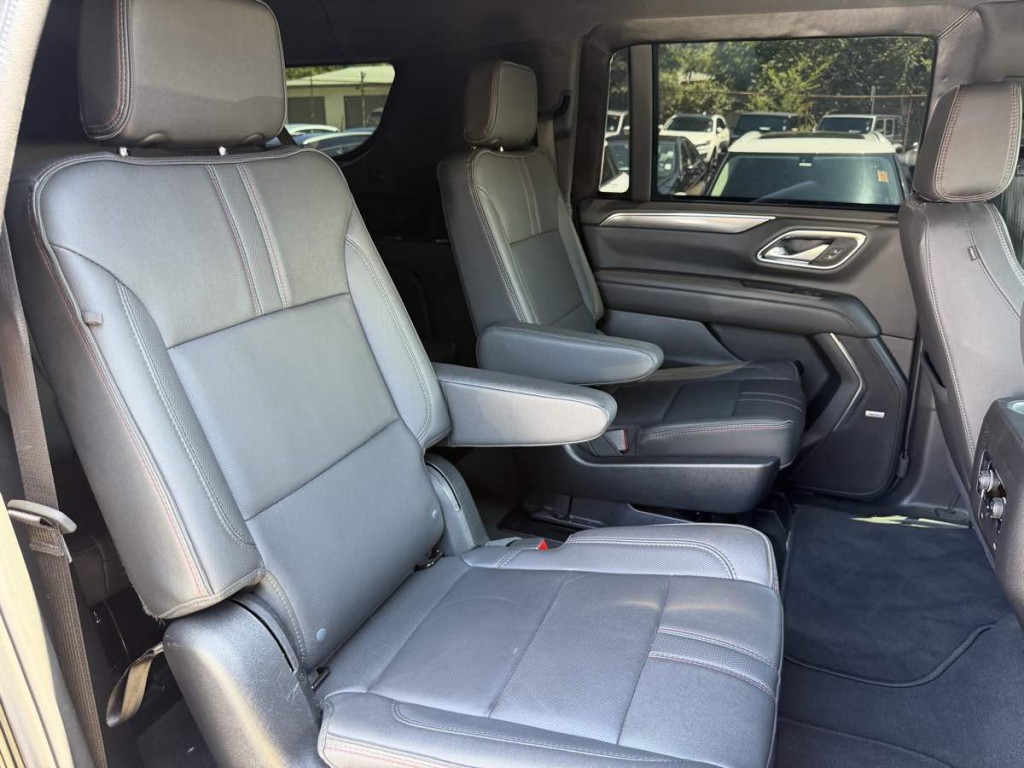 2024 Chevrolet Suburban Image 39