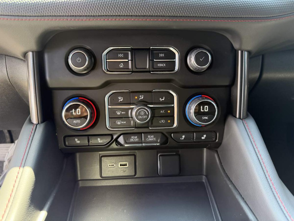 2024 Chevrolet Suburban Image 47