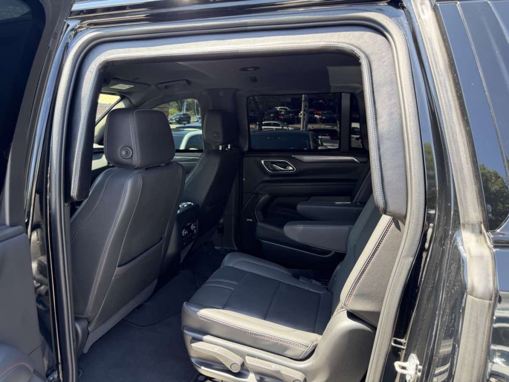 2024 Chevrolet Suburban Image 50