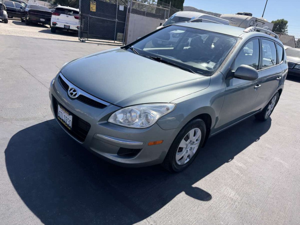 2011 Hyundai Elantra Image 3